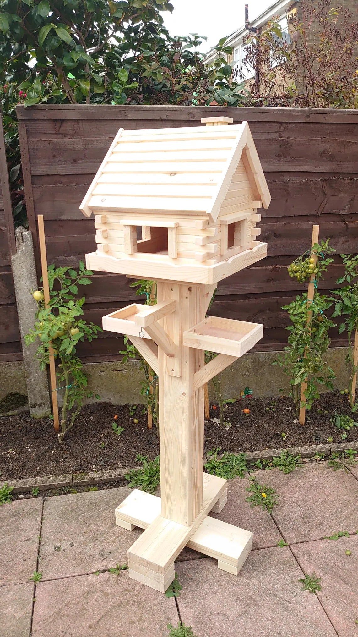 Solid Wood Frestanding Bird Feeder with Triple Platforms - Sturdy Design - 5 Feeding Stations