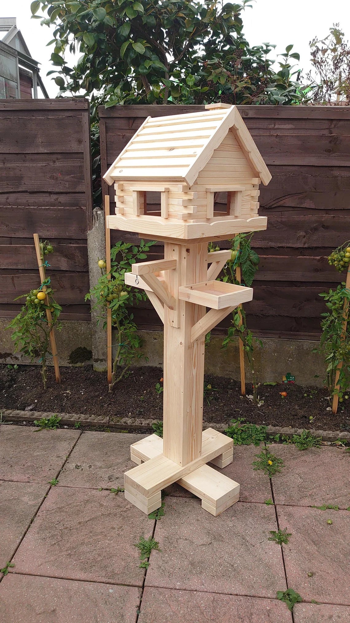 Solid Wood Frestanding Bird Feeder with Triple Platforms - Sturdy Design - 5 Feeding Stations