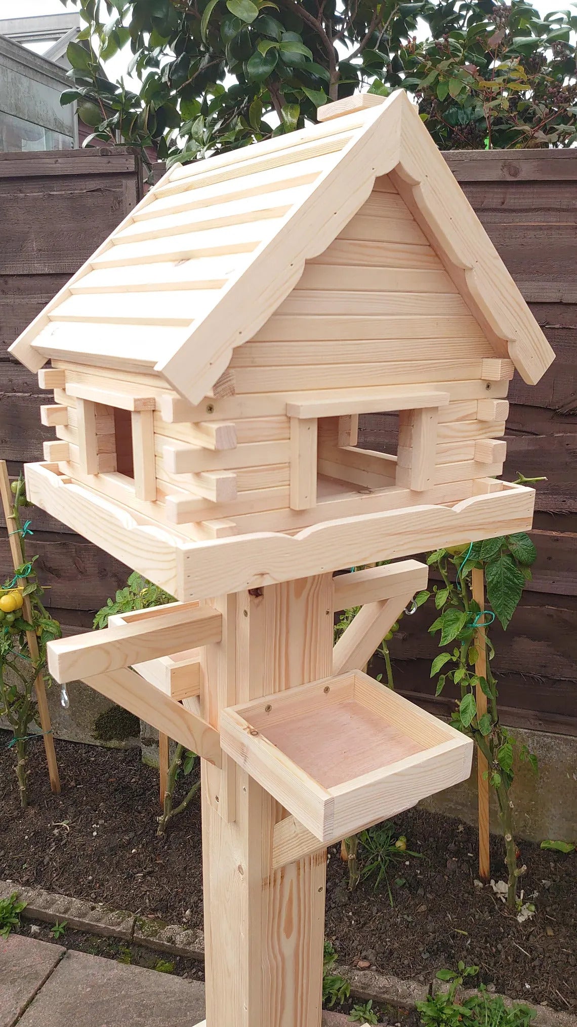 Solid Wood Frestanding Bird Feeder with Triple Platforms - Sturdy Design - 5 Feeding Stations